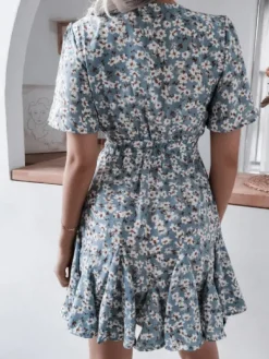 Sale Princesse Fleurie Robe Courte Fleurie Cache-cœur