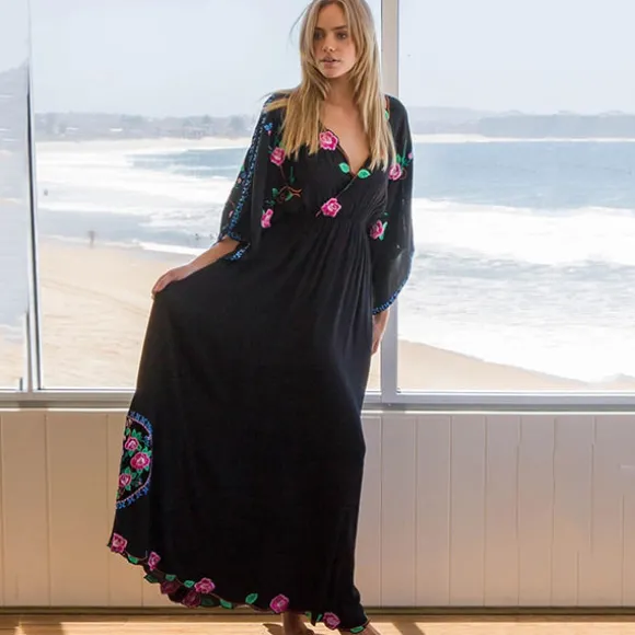 Hot Princesse Fleurie Robe Noire Brodée Fleurs